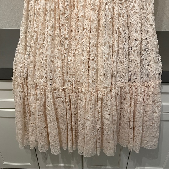 EMBER DRESS IN IVORY LACE - Picture 5 of 7